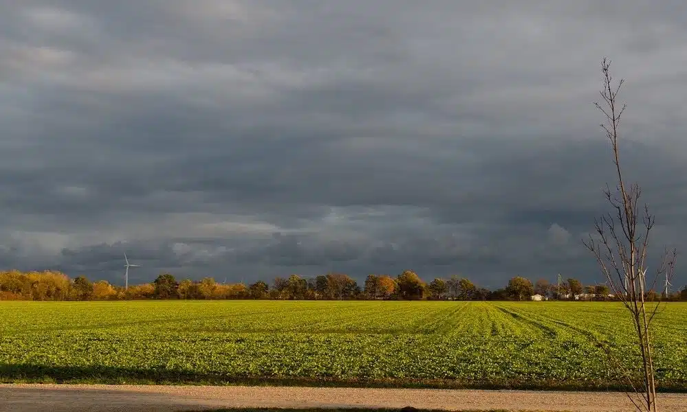 a storm in Ontario with dark clouds